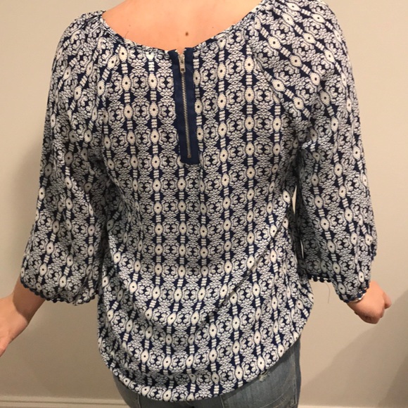 Patterned Blouse - Picture 2 of 2